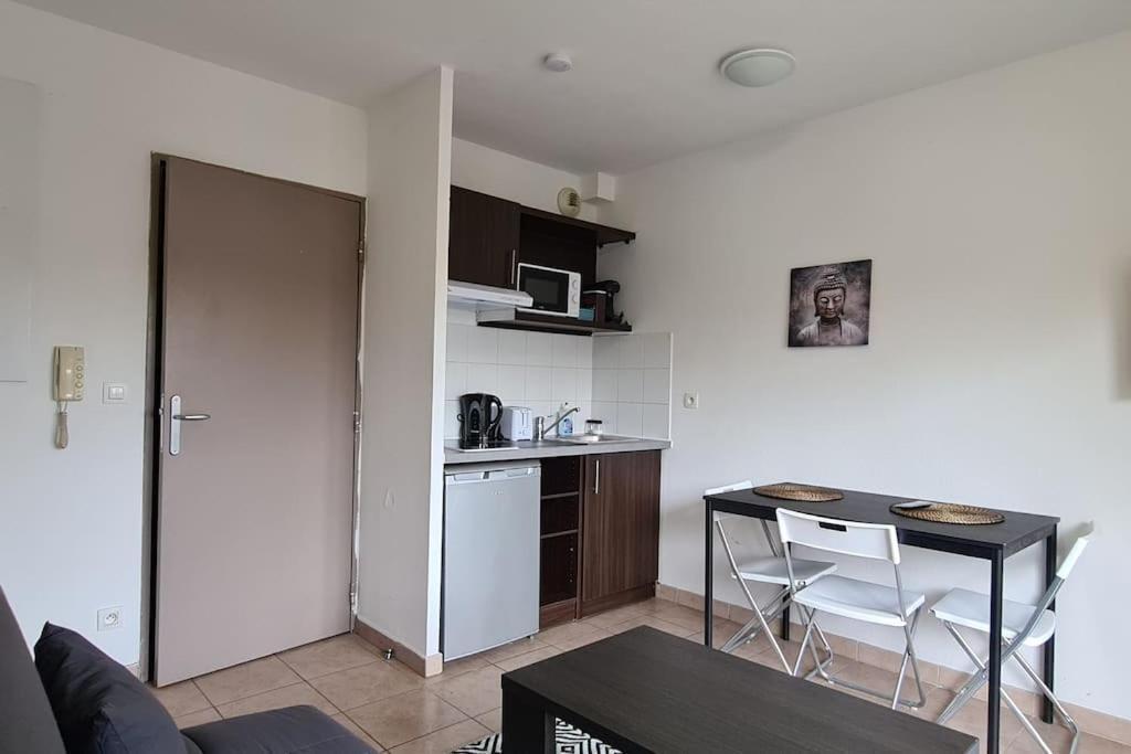 B210 Appartement Disneyland Paris Parking Et Wifi Montévrain Exterior foto