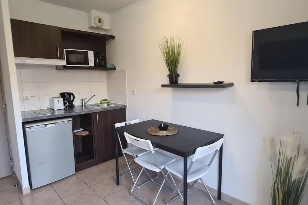 B210 Appartement Disneyland Paris Parking Et Wifi Montévrain Exterior foto